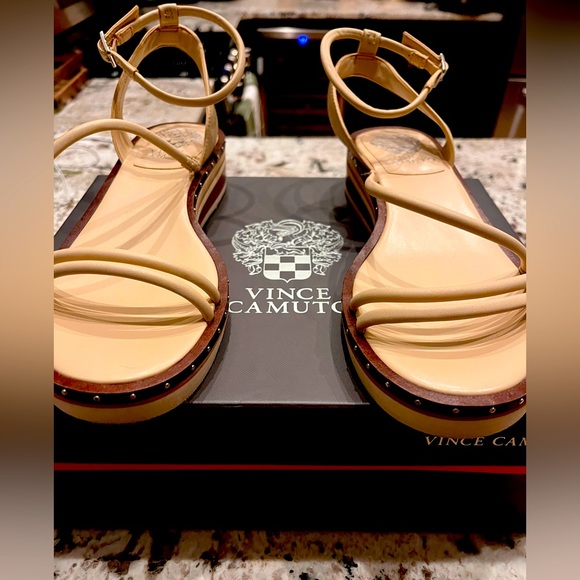 Vince Camuto ankle strap sandles. - Picture 1 of 2